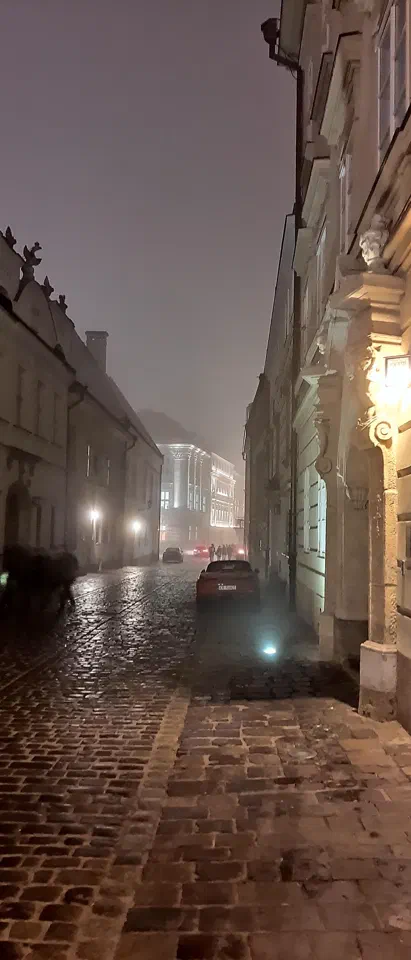 Mgła wieczorem w Krakowie – zdjęcie 8